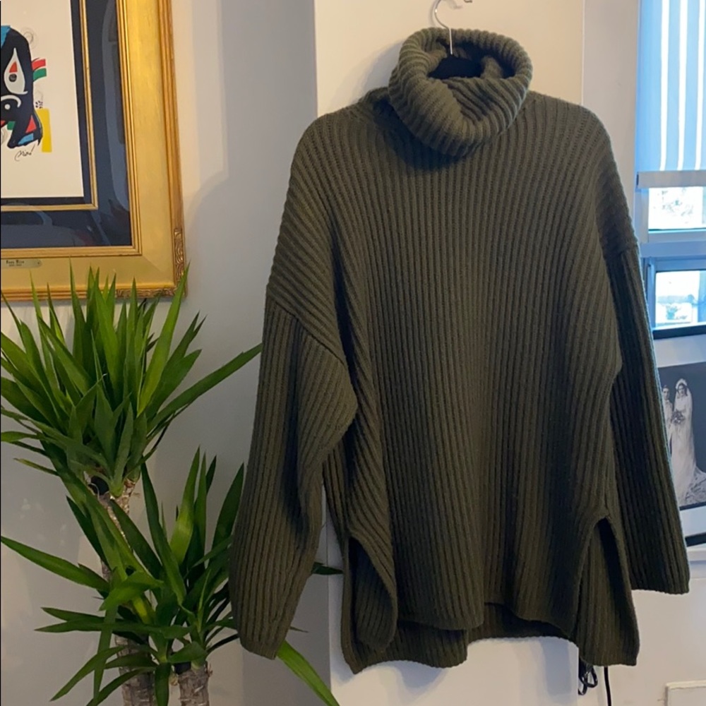 ACNE KNIT SWEATER SIZE SMALL